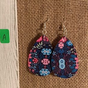 Floral leather earrings